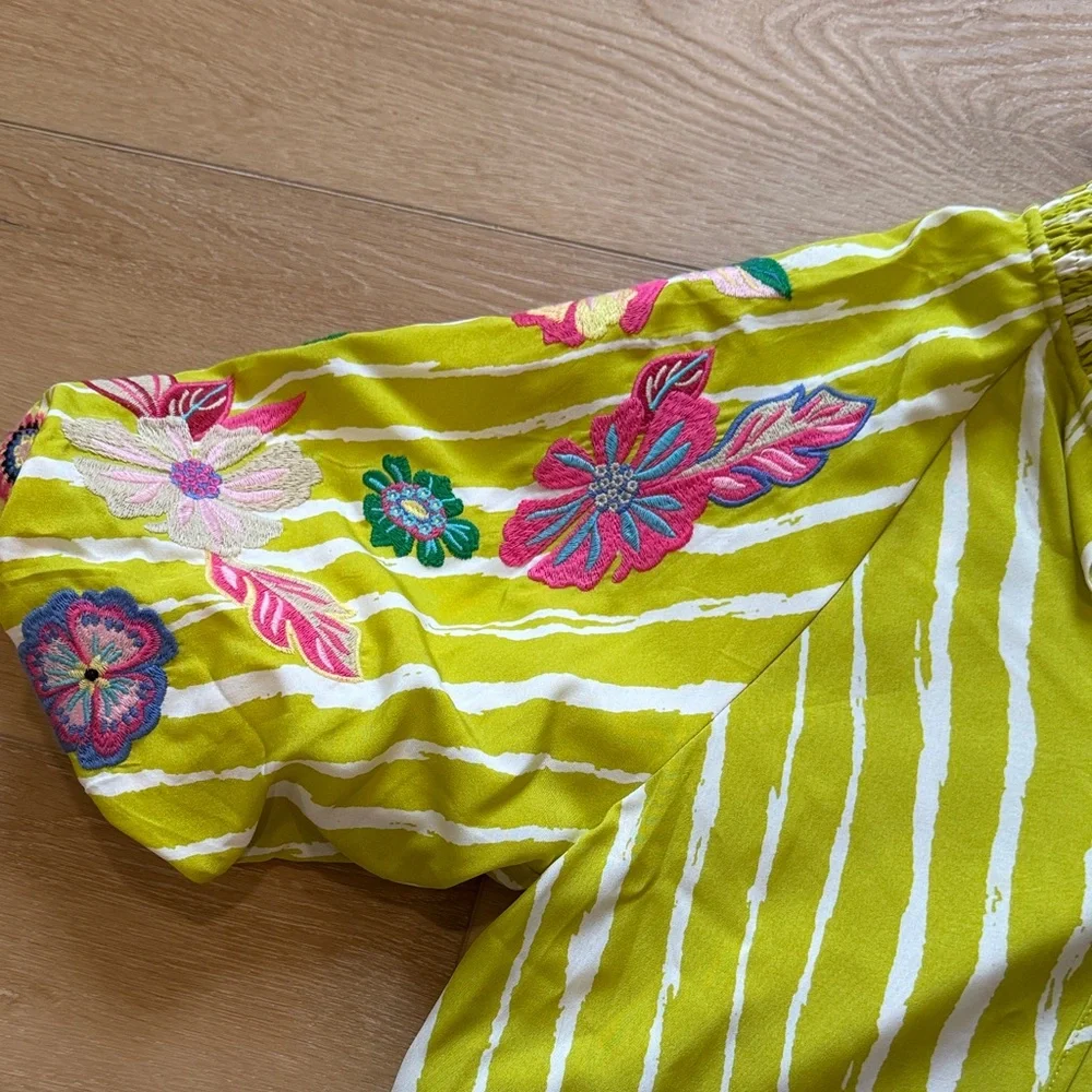 NWT THML Lime Green Embroidered Top - Picture 4 of 6